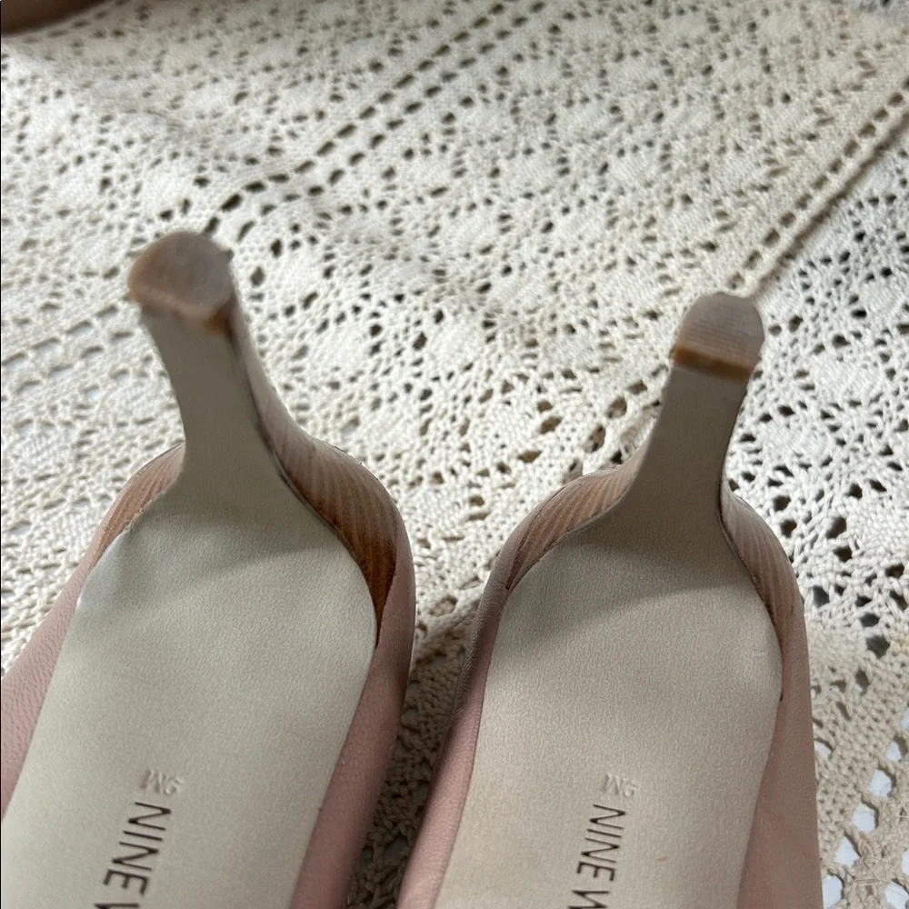 Nine West Platform Pump Leather Upper Stacked Heel Taupe Color Beautie EUC 9
